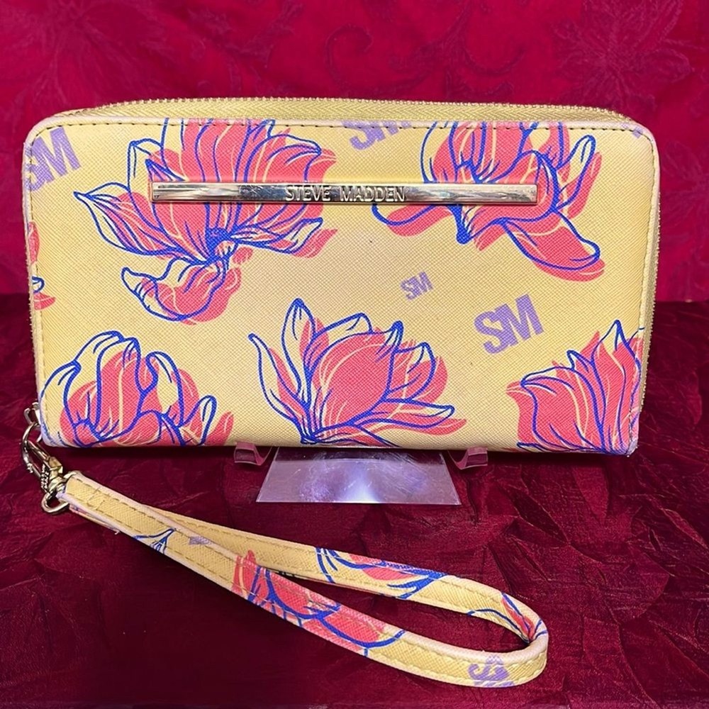 Steve Madden Women's Zippered Wristlet Wallet Yellow Pink Florals